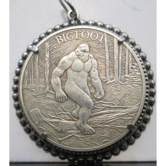 NEW-Bigfoot & Yeti Coin/Pendant. Can make Two Necklaces in One - Picture 1 of 7